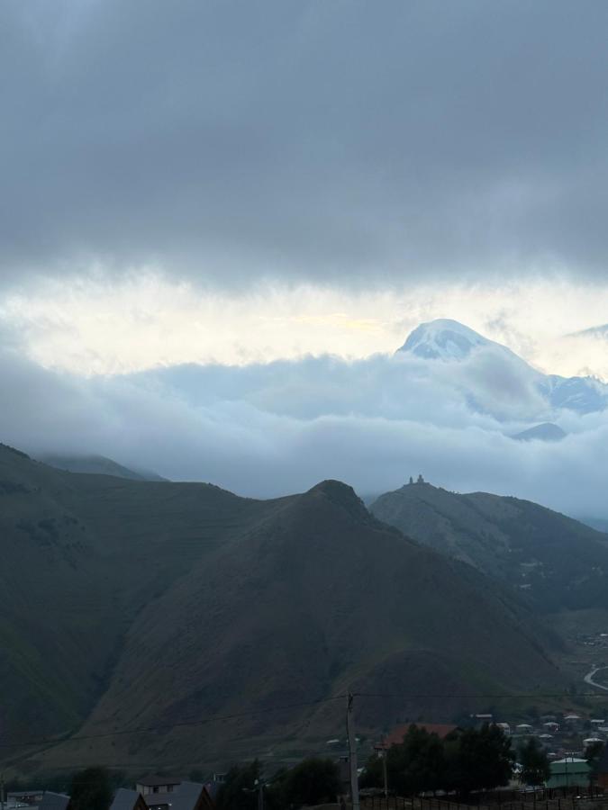 הוילה קזבגי Lonely Mountain מראה חיצוני תמונה